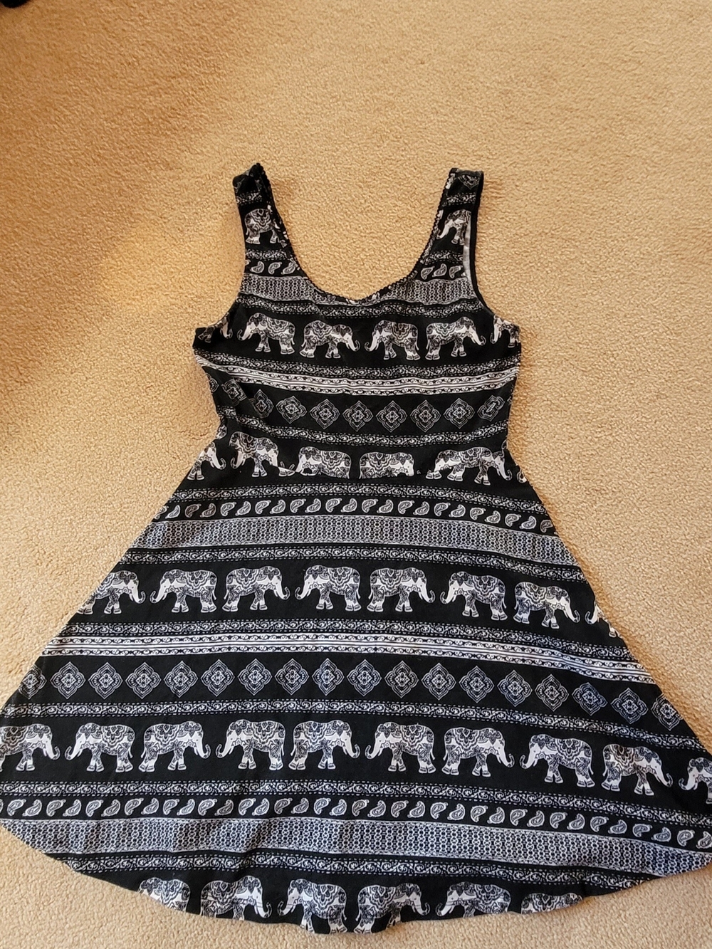 Forever 21 Sz S Black and White Elephant Print Dress